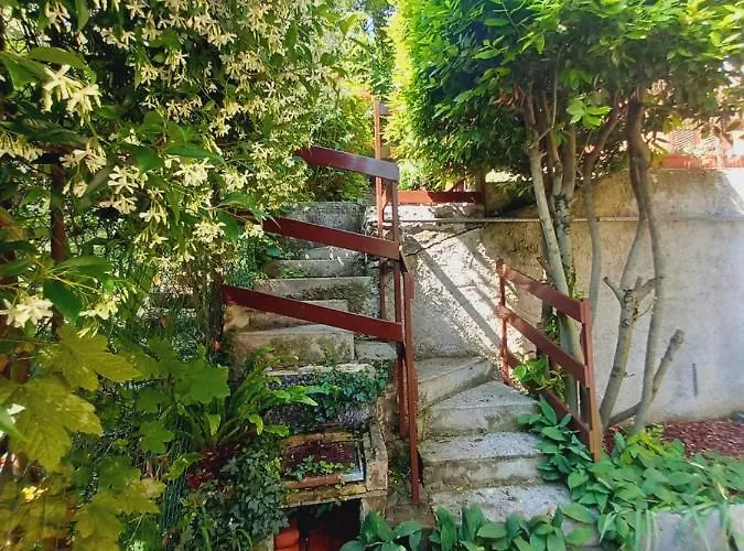 Appartement Large Flat In The Hills Of