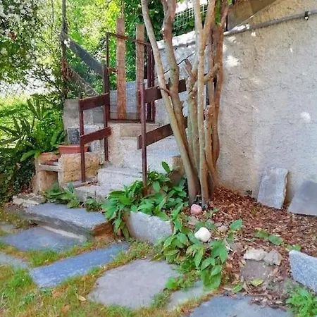 Διαμέρισμα Large Flat In The Hills Of