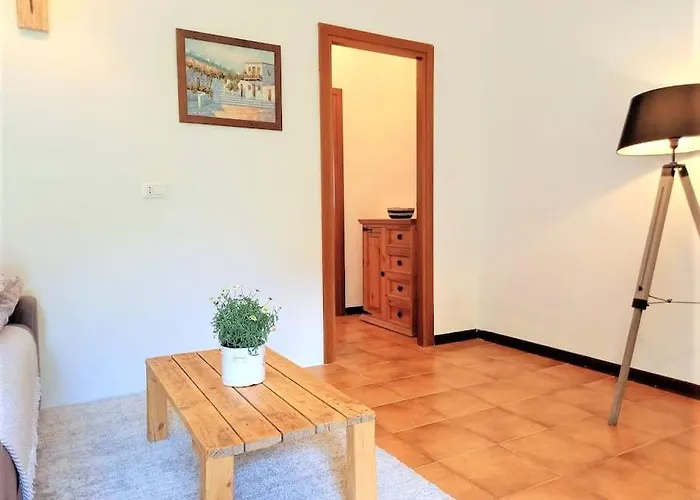 Large Flat In The Hills Of * ميناجيو
